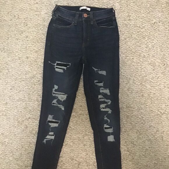 5/$50 SO High-Rise Curvy Distressed Jeggings Size 0/24W - Picture 1 of 2